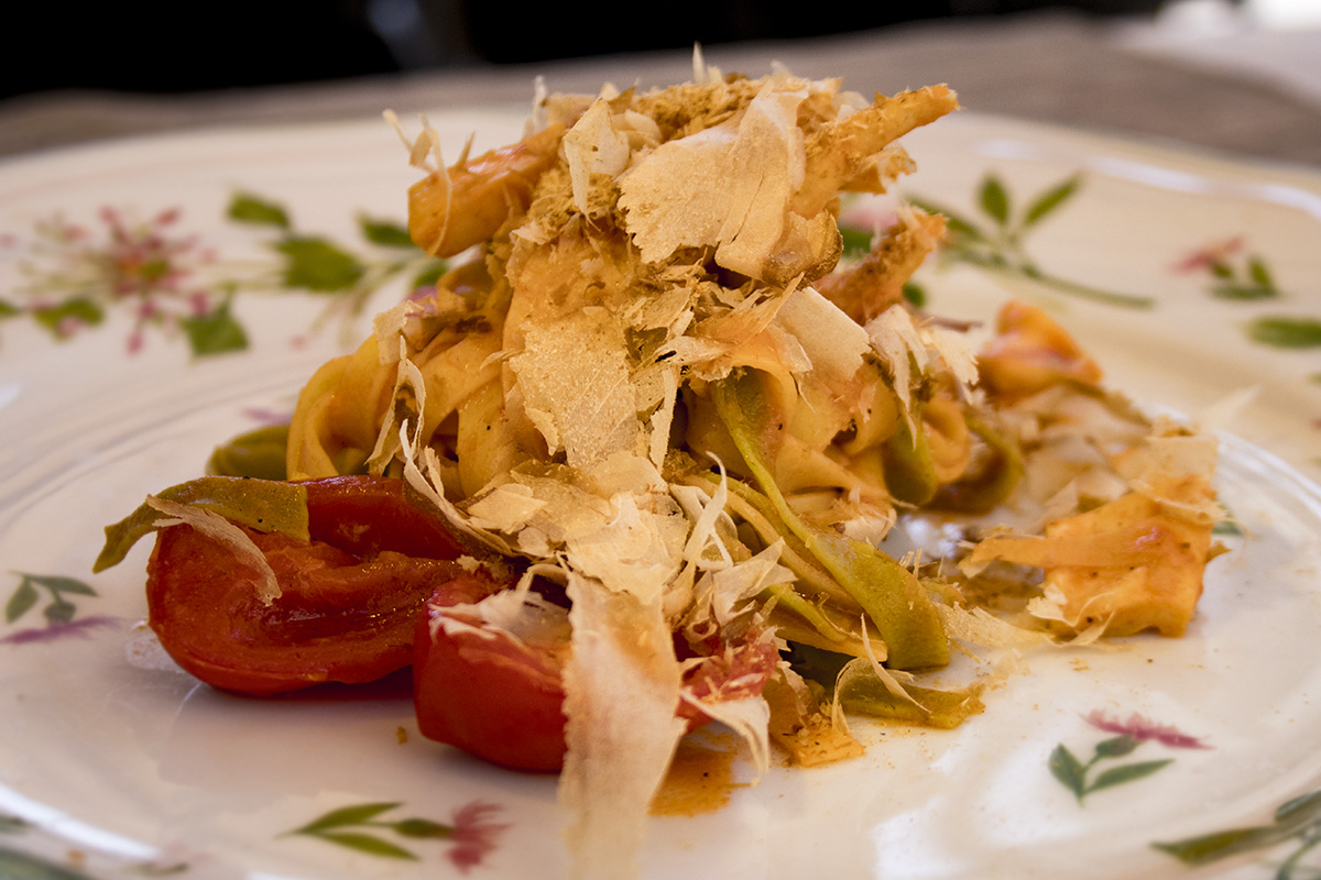 Paglia e fieno con tonnetto stirato